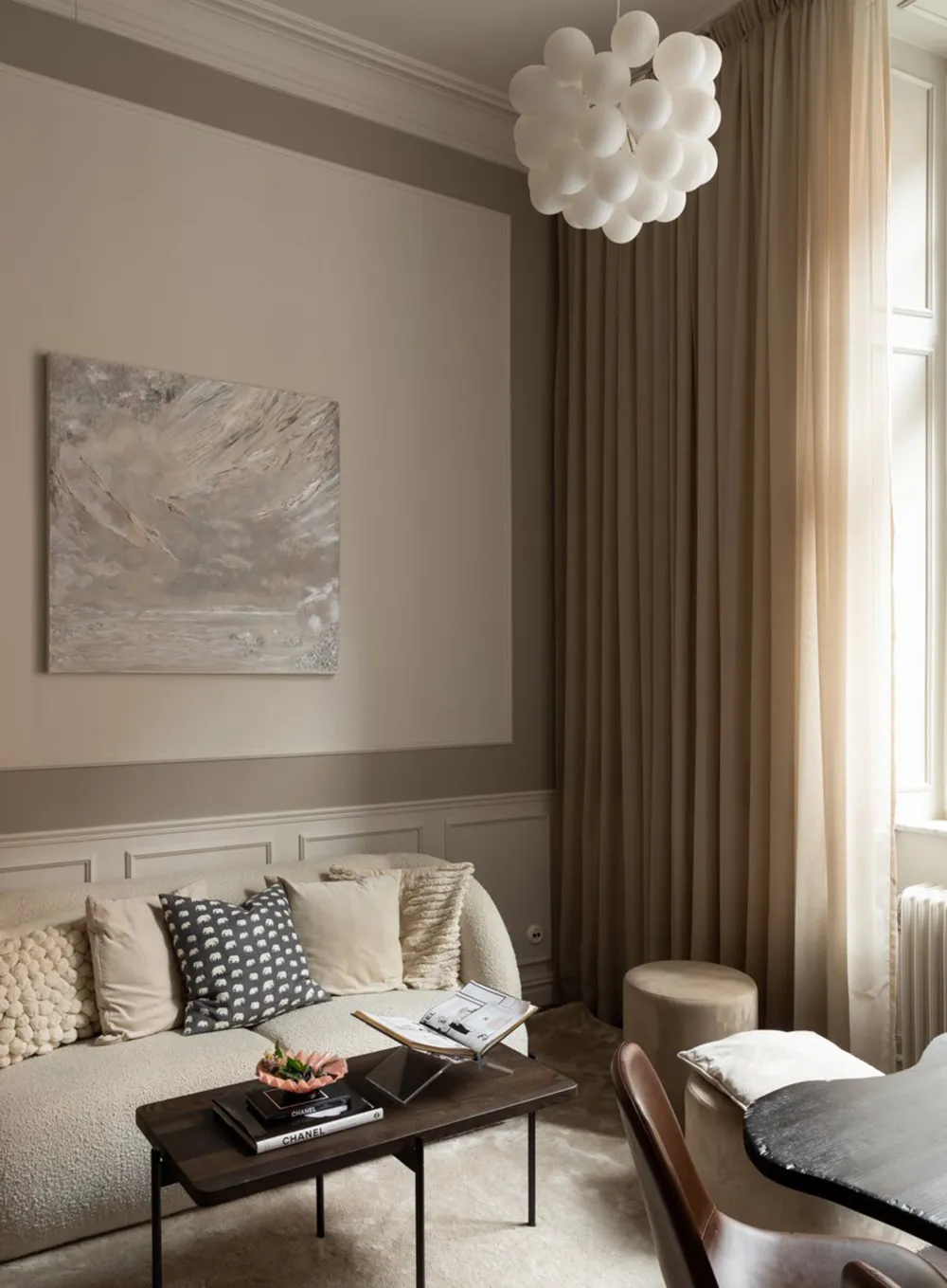 Petite appartement en tons beiges avec intérieurs élégants (33 m²) - Gallery image 1