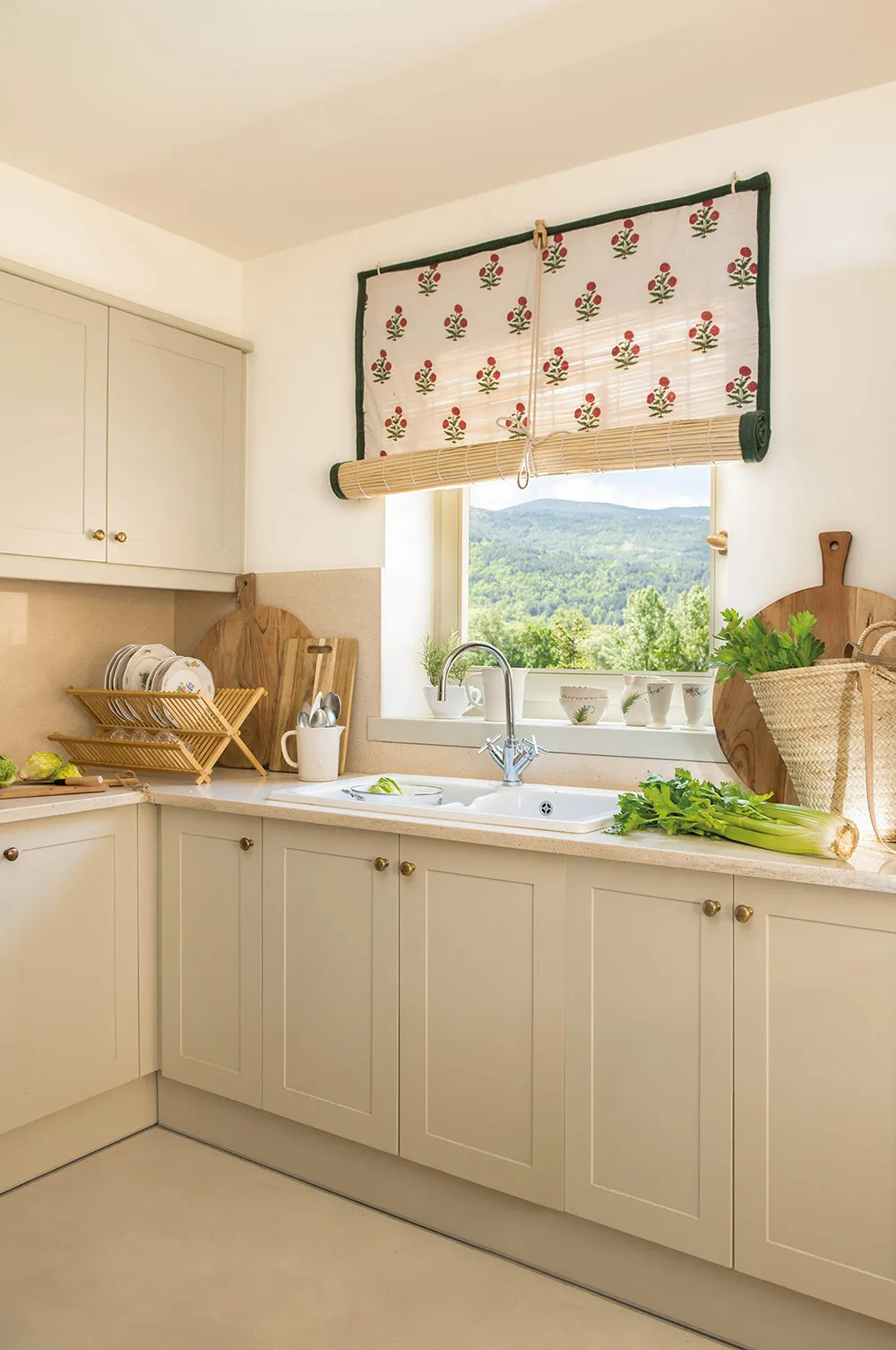 Un acogedor patio con vistas y toques de Provenza: hermoso cabaño en los Pirineos - Gallery image 7