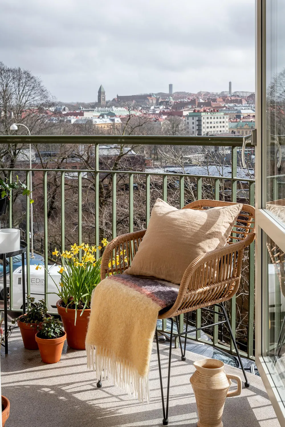 Apartamento gris en Gotemburgo con habitación pequeña y balcón (65 m²) - Gallery image 23