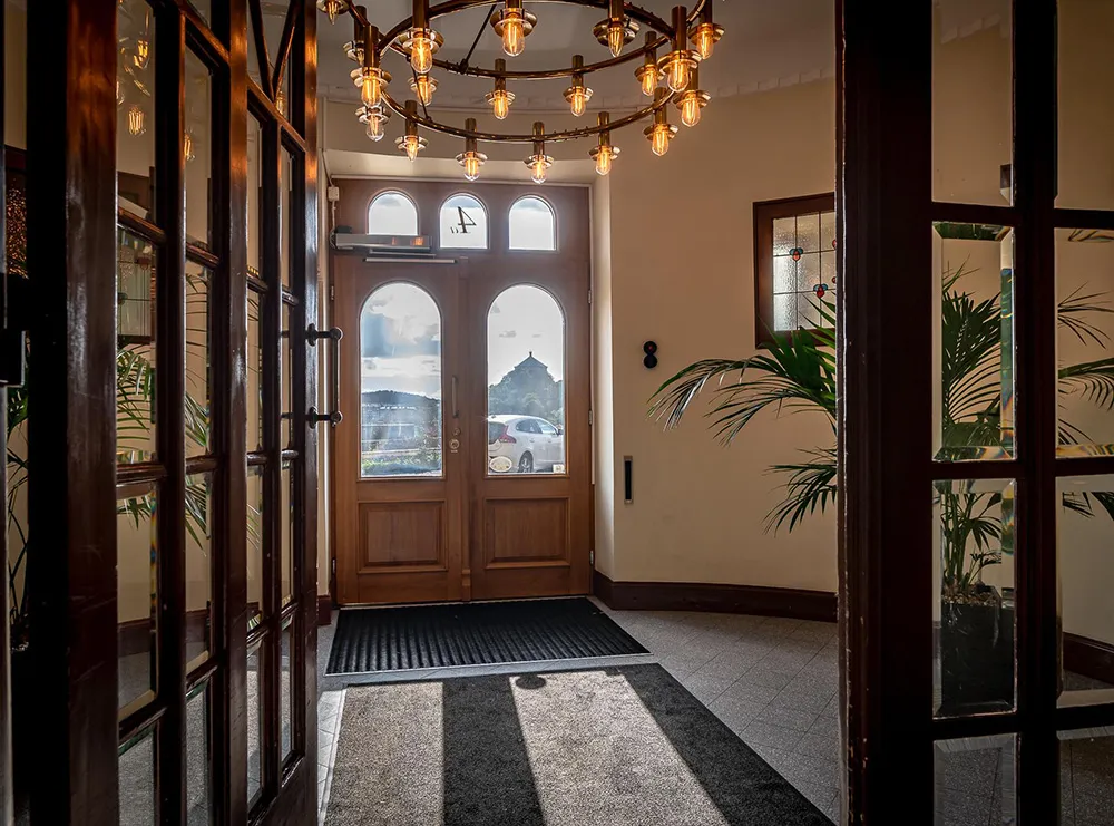 Apartamento gris en Gotemburgo con habitación pequeña y balcón (65 m²) - Gallery image 28