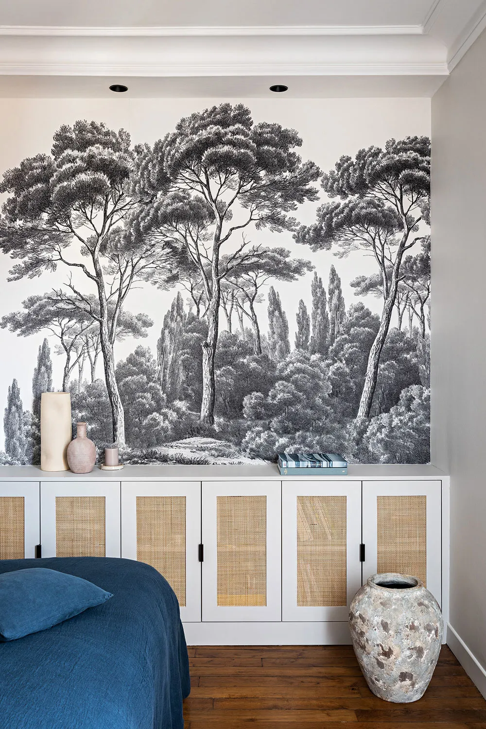 Diseño de interior en blanco y negro de un apartamento de dos plantas en París - Gallery image 15