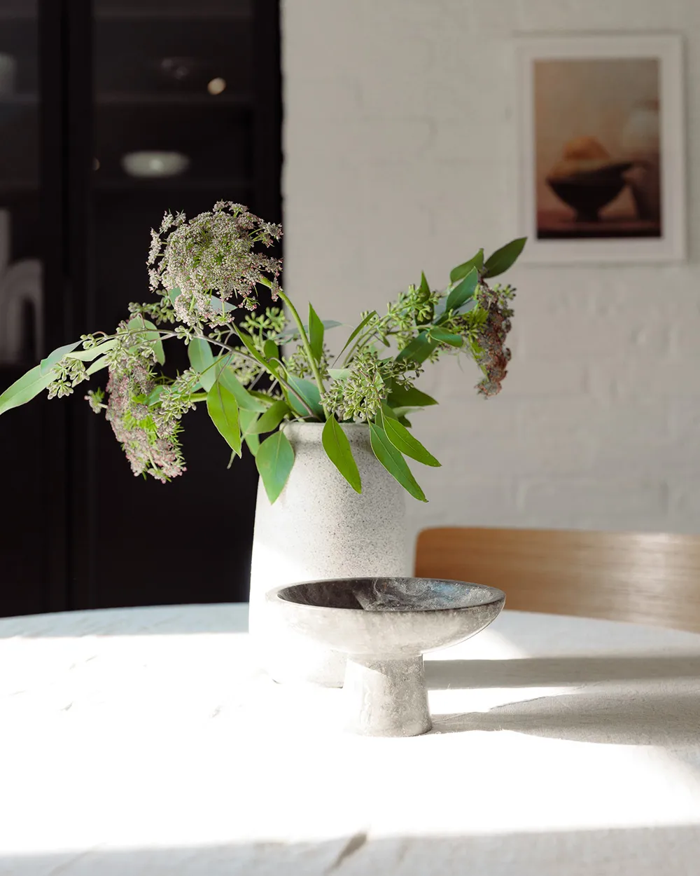 Шведська мансарда зі світлими інтер'єрами та модним декором (74 кв. м) - Gallery image 10