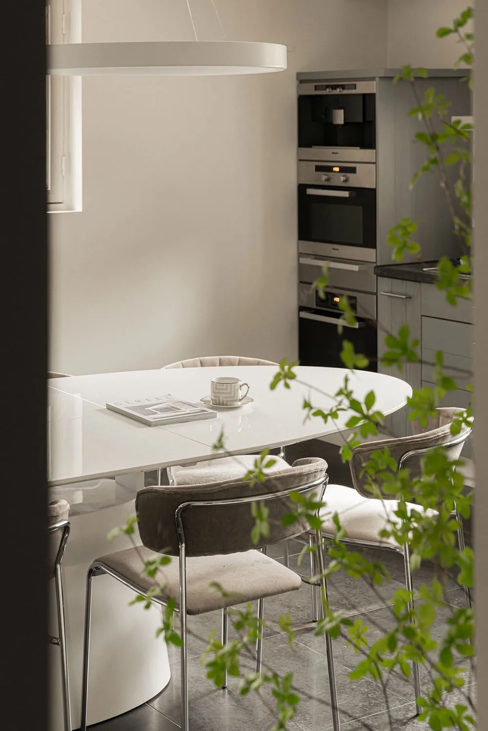 Gemütliche moderne Interior-Designs der beeindruckenden städtischen Villa in Amsterdam - Gallery image 9