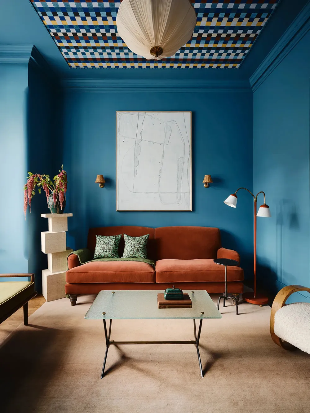 Art, Bold Accents, and English Design: A Townhouse in London - Gallery image 1