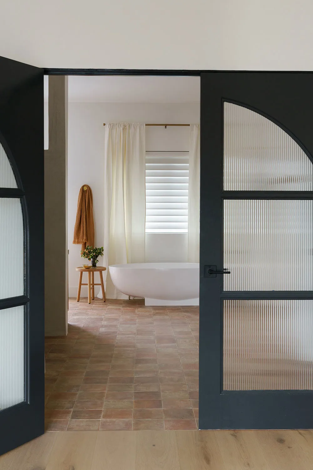 Diseño moderno cálido de una casa luminosa en San Diego - Gallery image 18