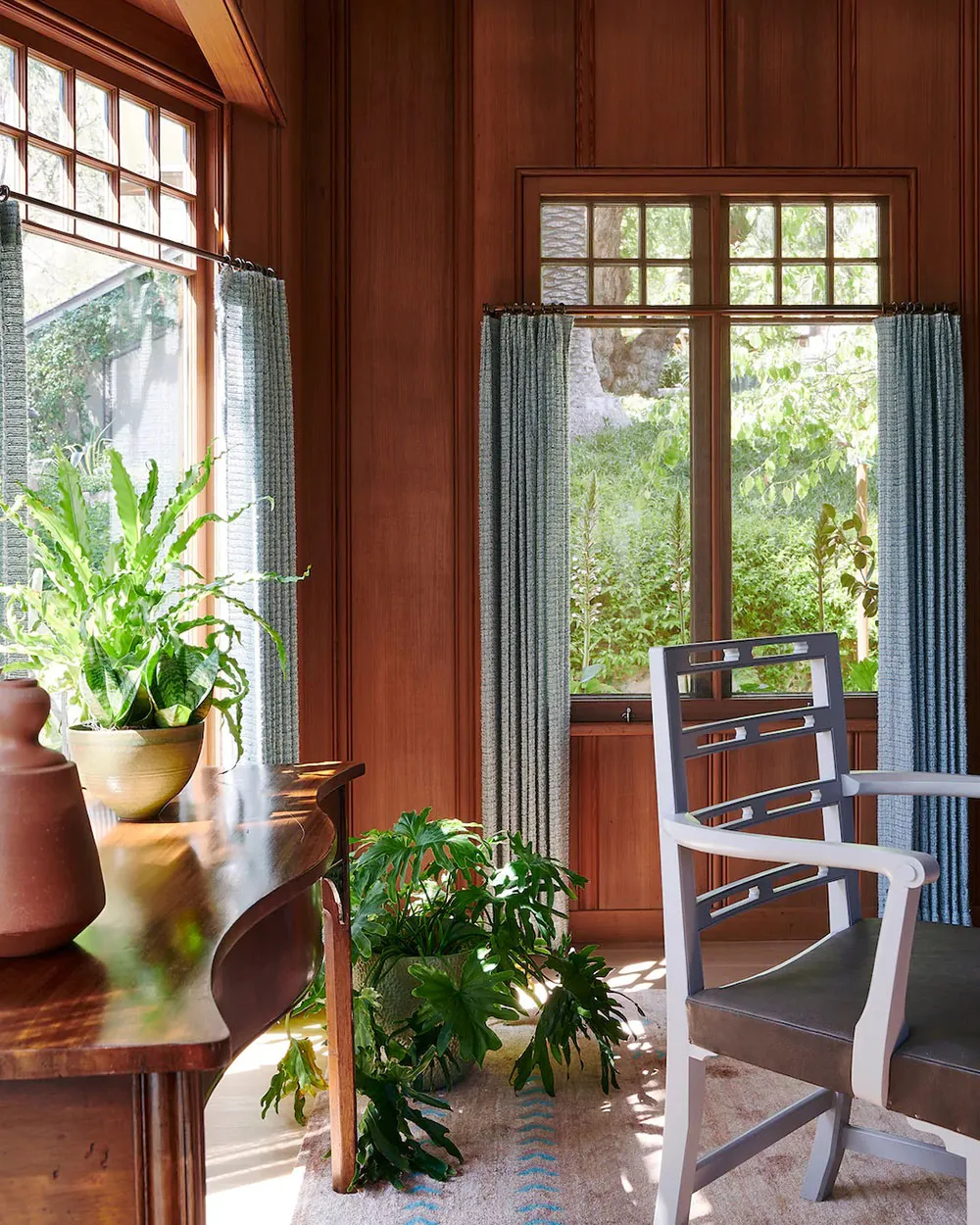 Lebendige und gemütliche Interieurs eines historischen Cottage in Kalifornien - Gallery image 4