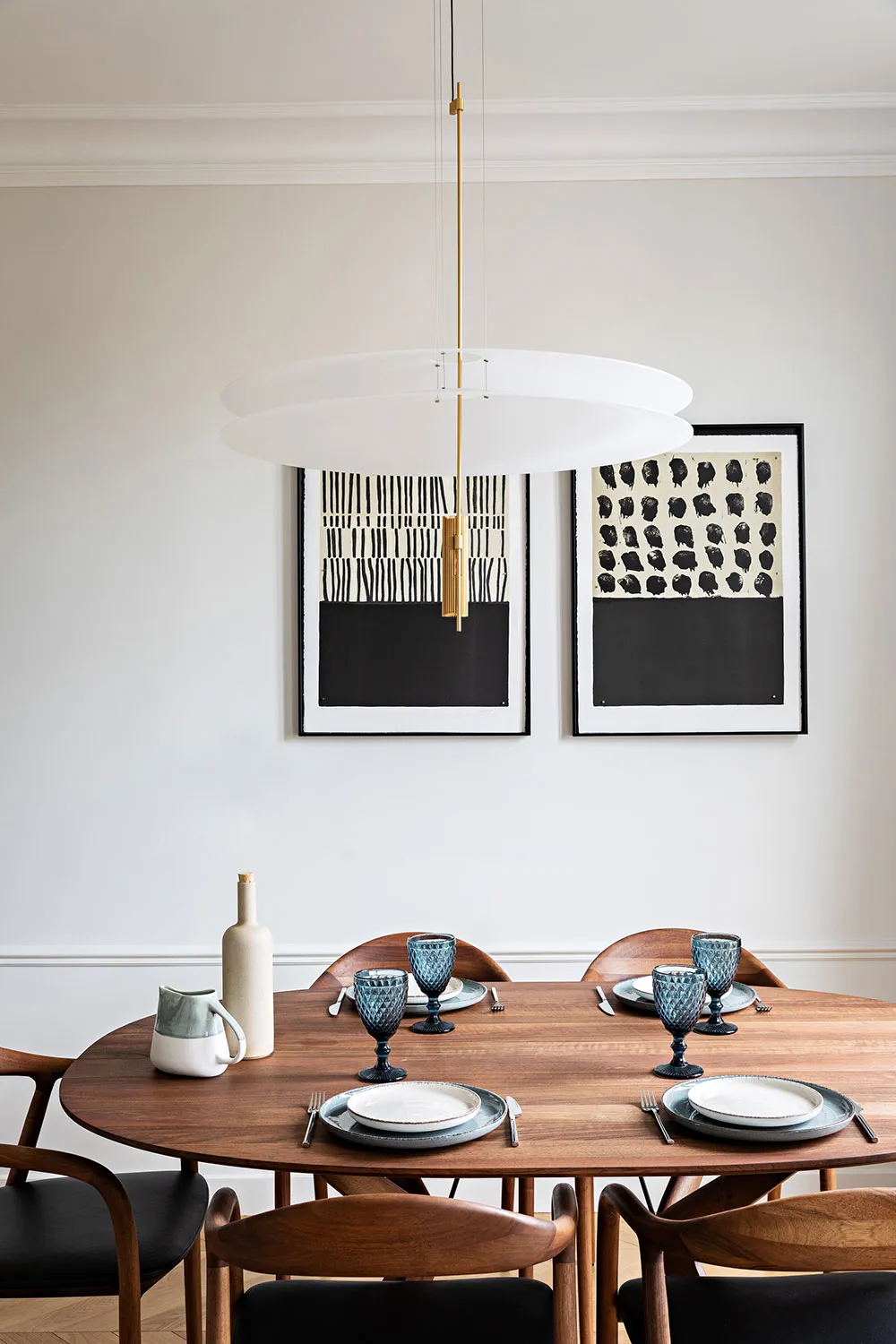 Diseño de interior en blanco y negro de un apartamento de dos plantas en París - Gallery image 11