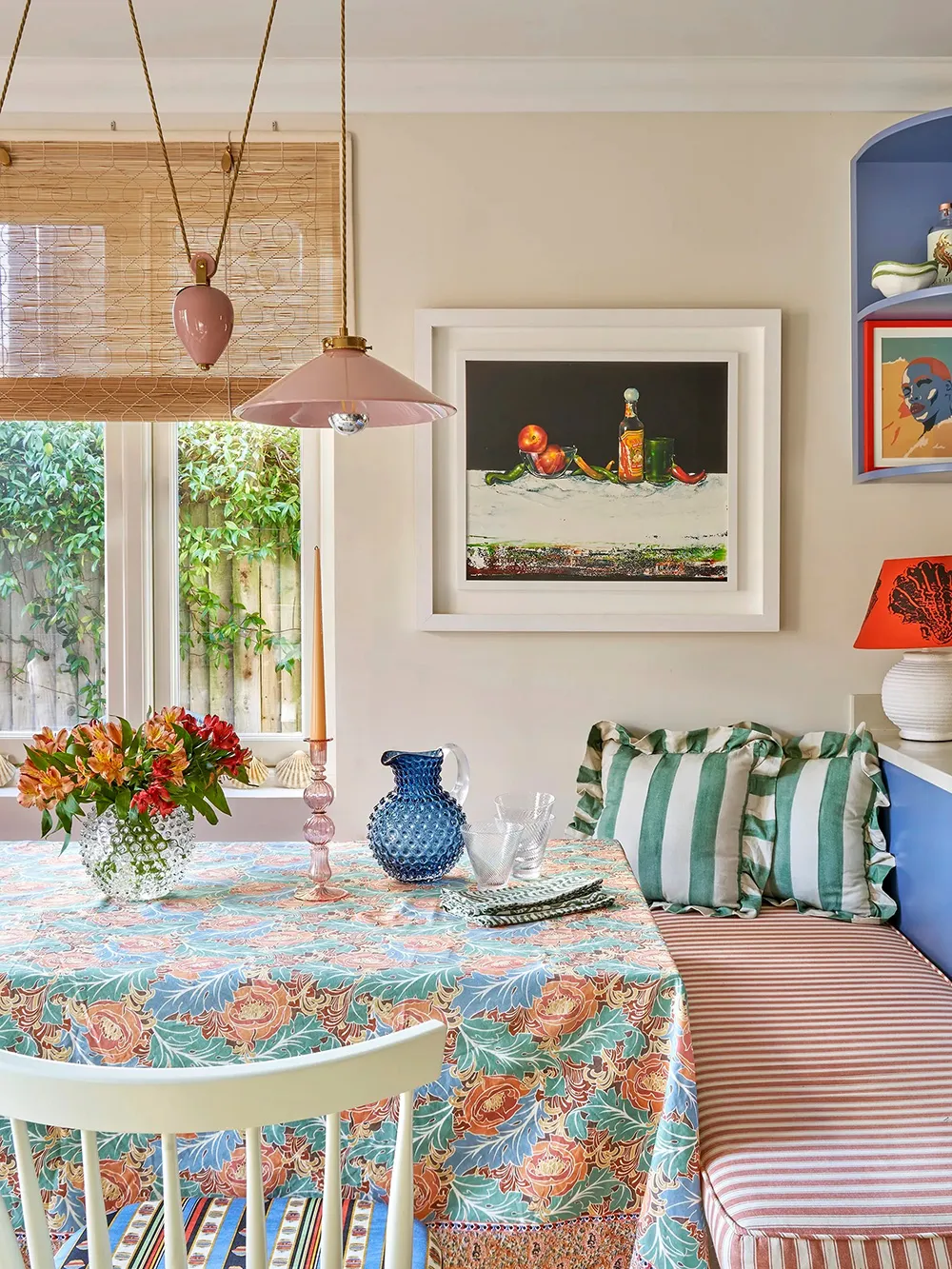 Soft Floral Motifs in Beautiful English-Style Interiors - Gallery image 10