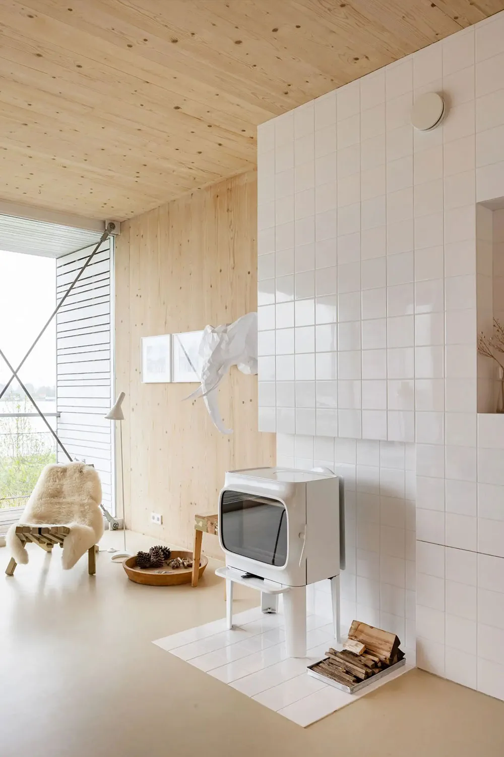 Calor de madera natural en el diseño de un townhouse moderno en Ámsterdam - Gallery image 3