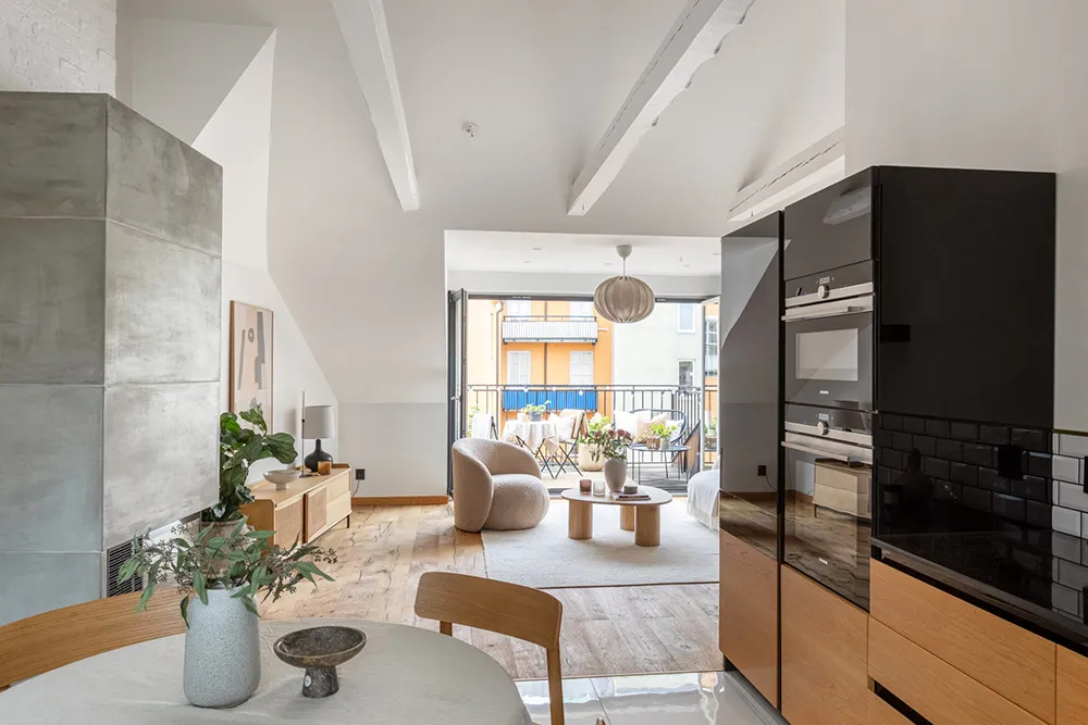 Шведська мансарда зі світлими інтер'єрами та модним декором (74 кв. м) - Gallery image 13