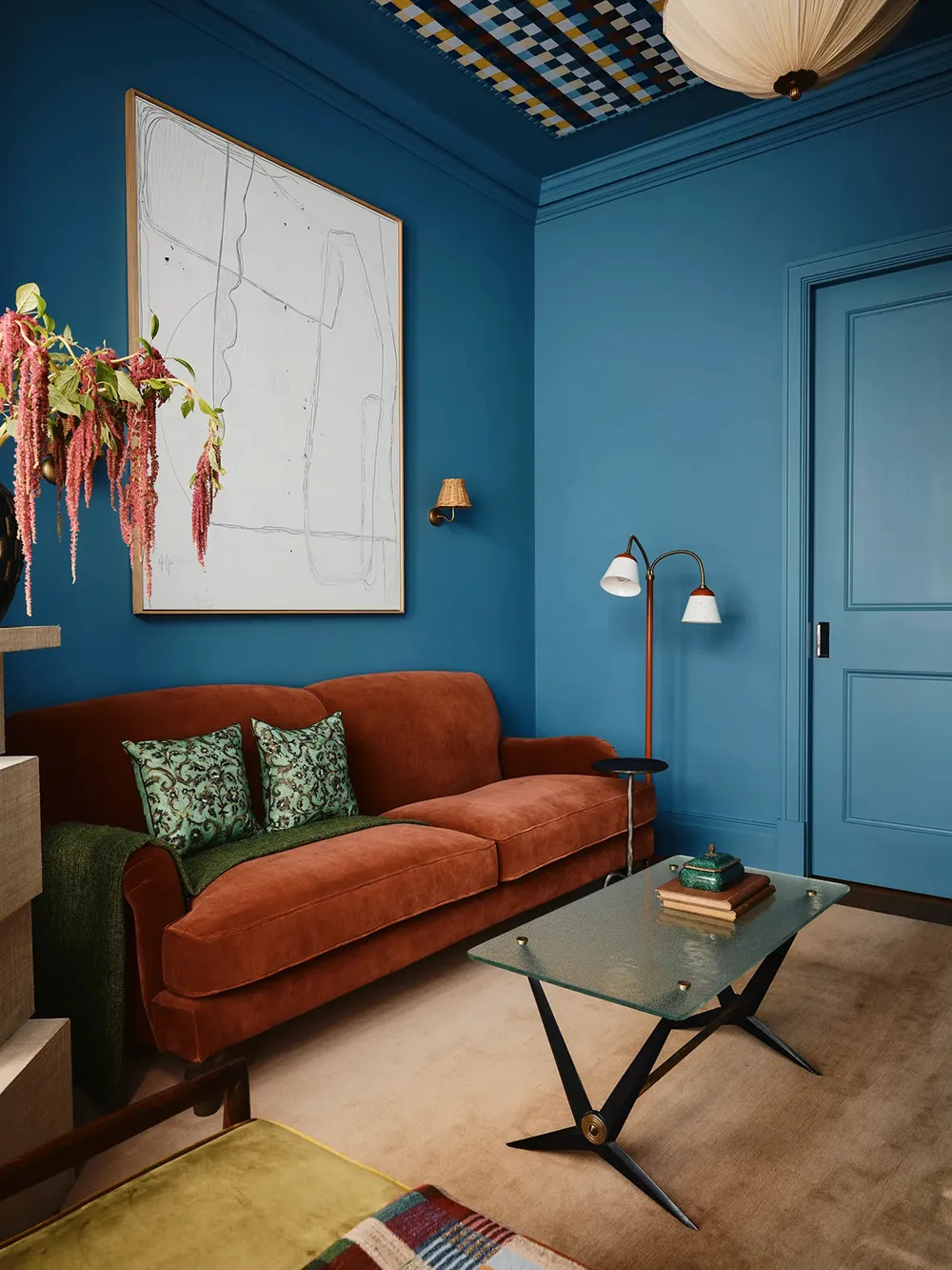 Art, Bold Accents, and English Design: A Townhouse in London - Gallery image 2