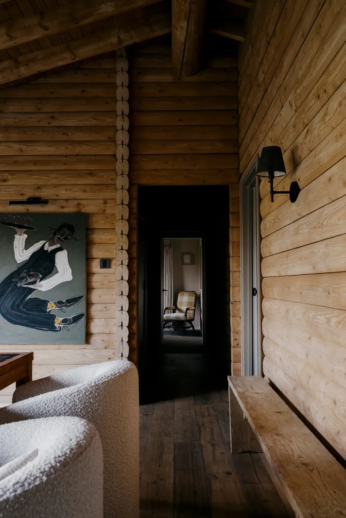 Приємні натуральні інтер'єри хутірка в лісі в Англії - Gallery image 11