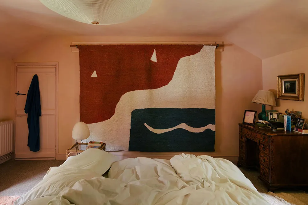 Expressive Paint Colors in the Design of a Rural Cottage in England - Gallery image 14