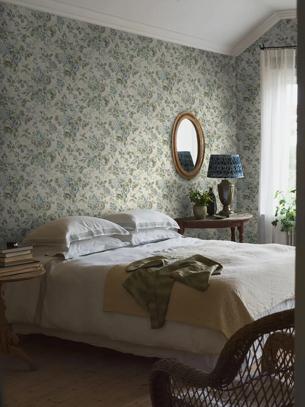 Beautiful Floral Inspirations in the New Orangeri Collection by Boras Tapeter - Gallery image 5