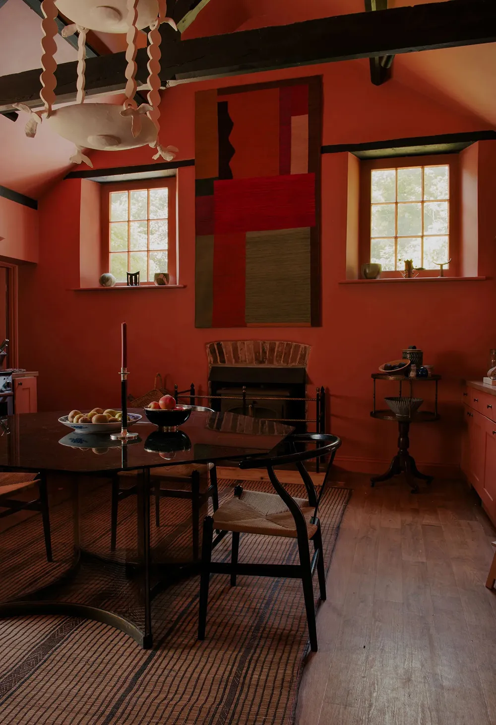 Expressive Paint Colors in the Design of a Rural Cottage in England - Gallery image 2