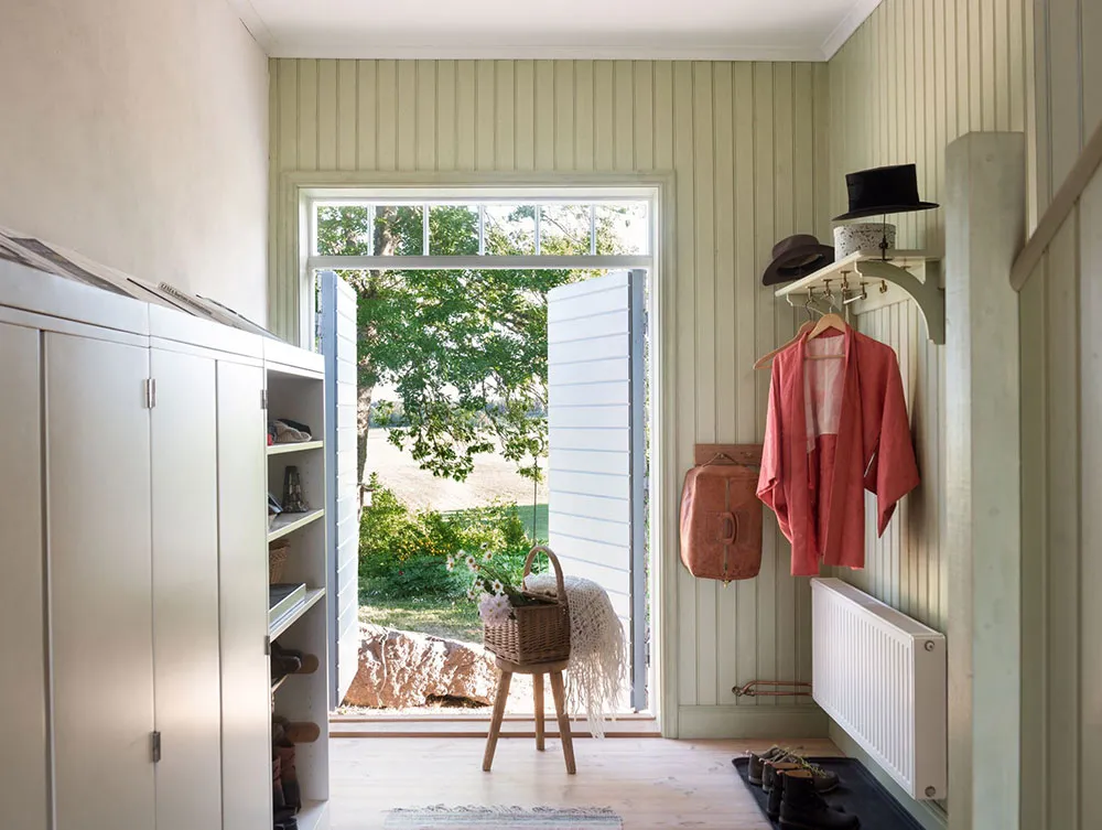 Une belle maison suédoise de campagne avec véranda et vues panoramiques - Gallery image 30