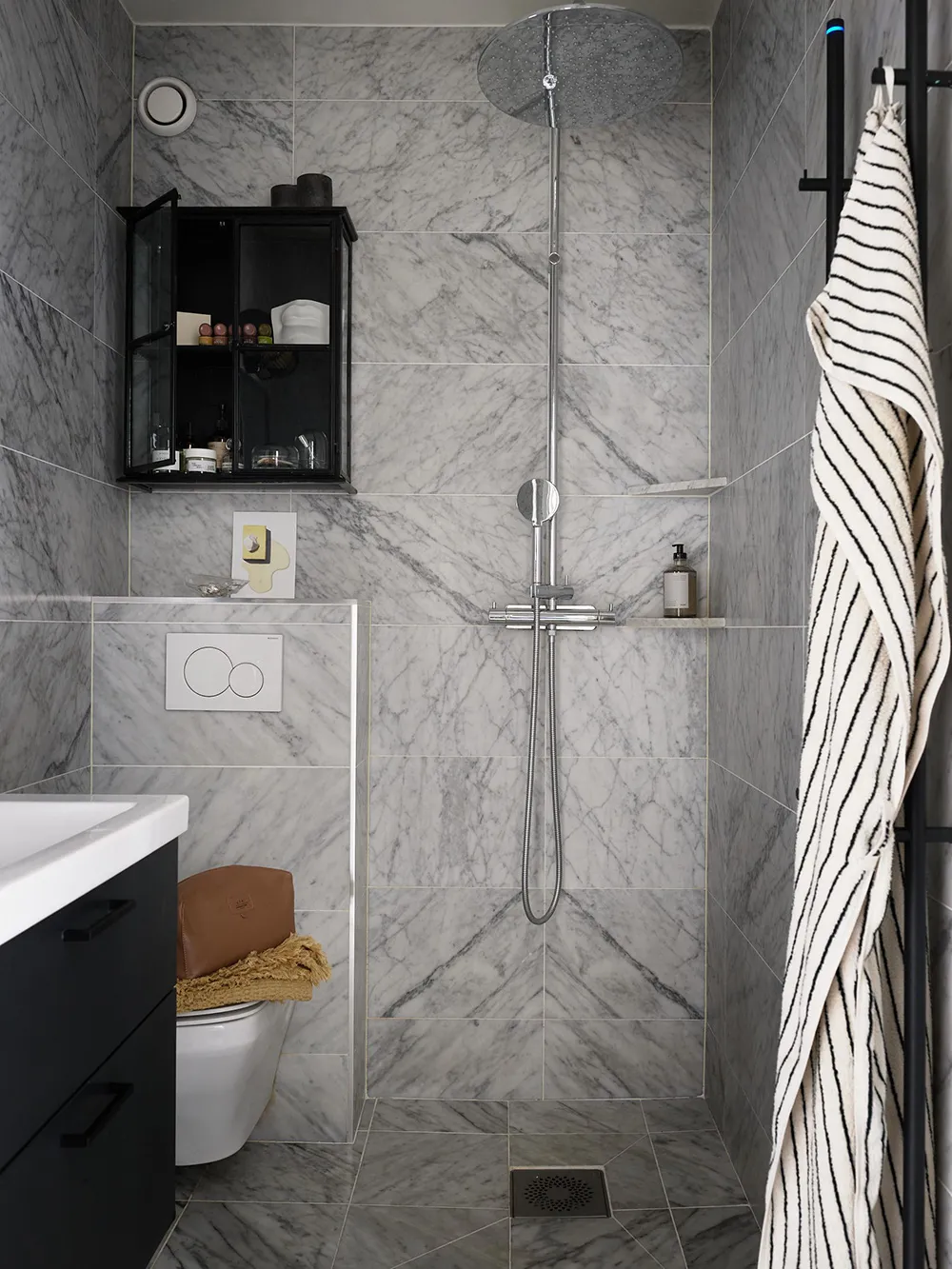 Style design d'une appartement de deux pièces à l'extérieur de Göteborg (72 m²) - Gallery image 32