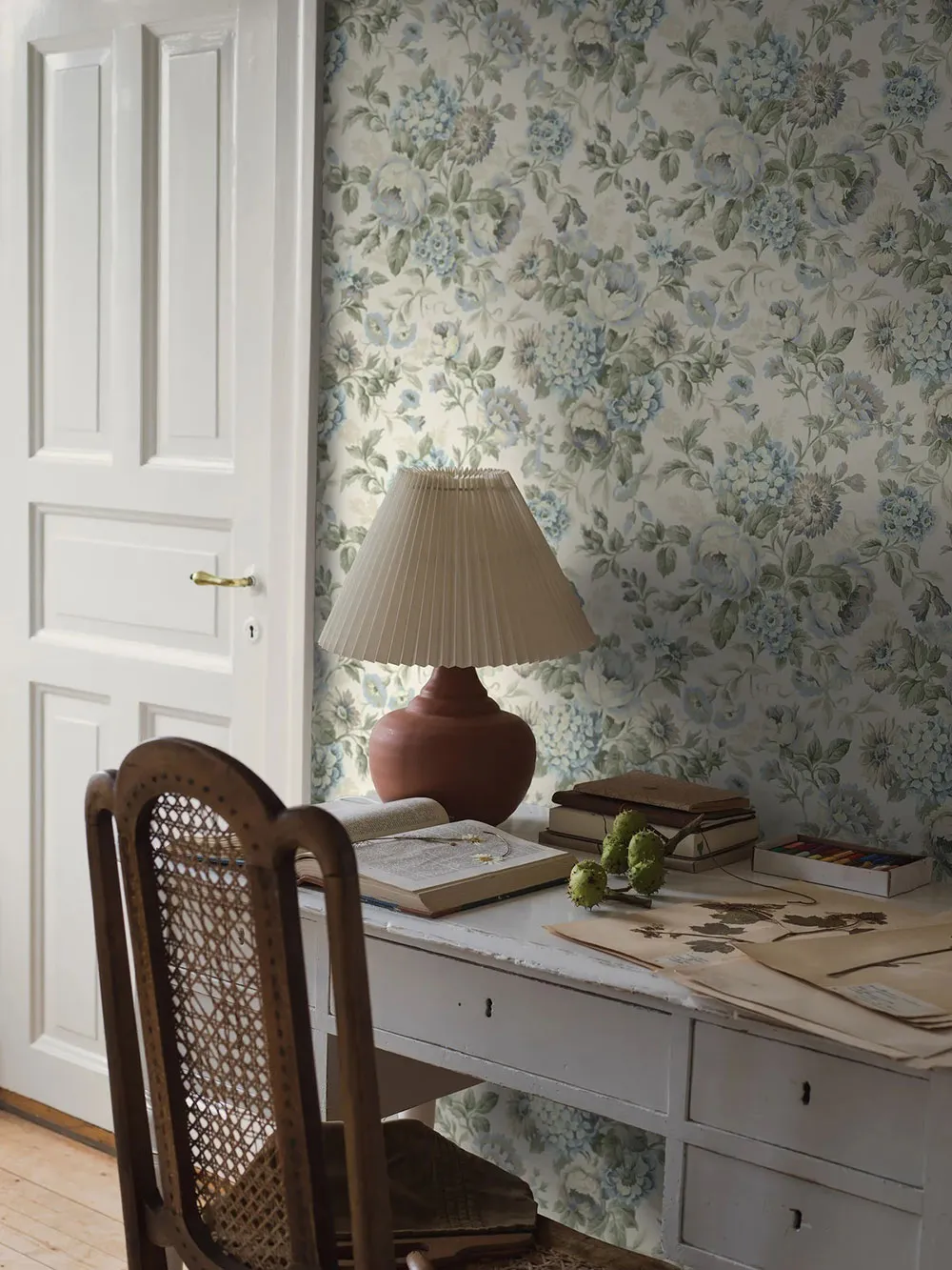 Beautiful Floral Inspirations in the New Orangeri Collection by Boras Tapeter - Gallery image 3