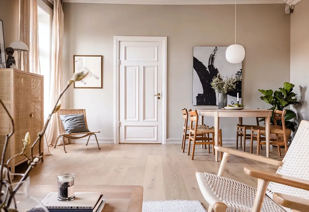 Intérieur scandinave chaud avec mur sombre en vedette (69 m²) - Gallery image 3