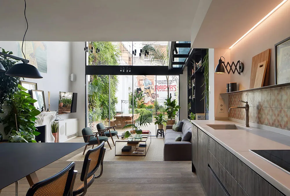 Impressive 4-Story Private House in Barcelona - Gallery image 4