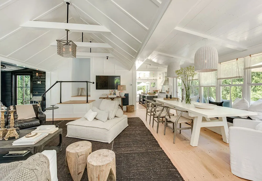 Mucho blanco y un segundo piso adicional: remodelación de un pequeño cottage en Hampton - Gallery image 2