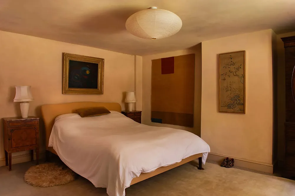 Expressive Paint Colors in the Design of a Rural Cottage in England - Gallery image 12