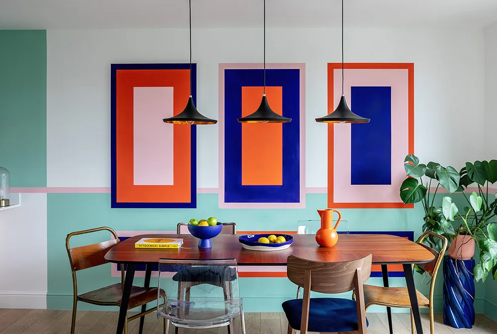 Des peintures incroyables dans le design d'une maison de ville moderne à Londres - Gallery image 8