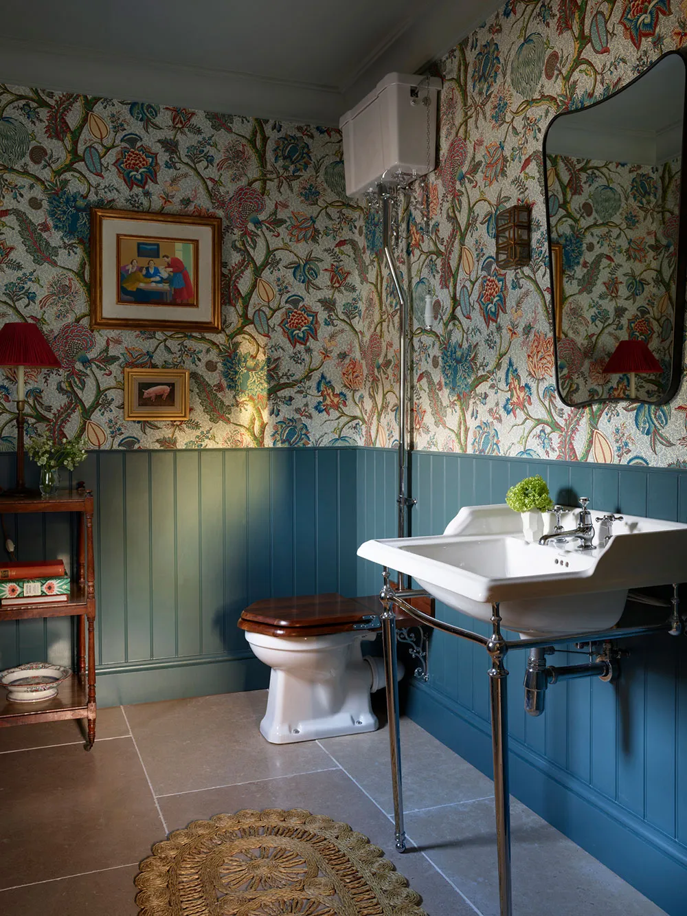 Reino de impresiones coloridas en el diseño de una acogedora casa inglesa - Gallery image 19