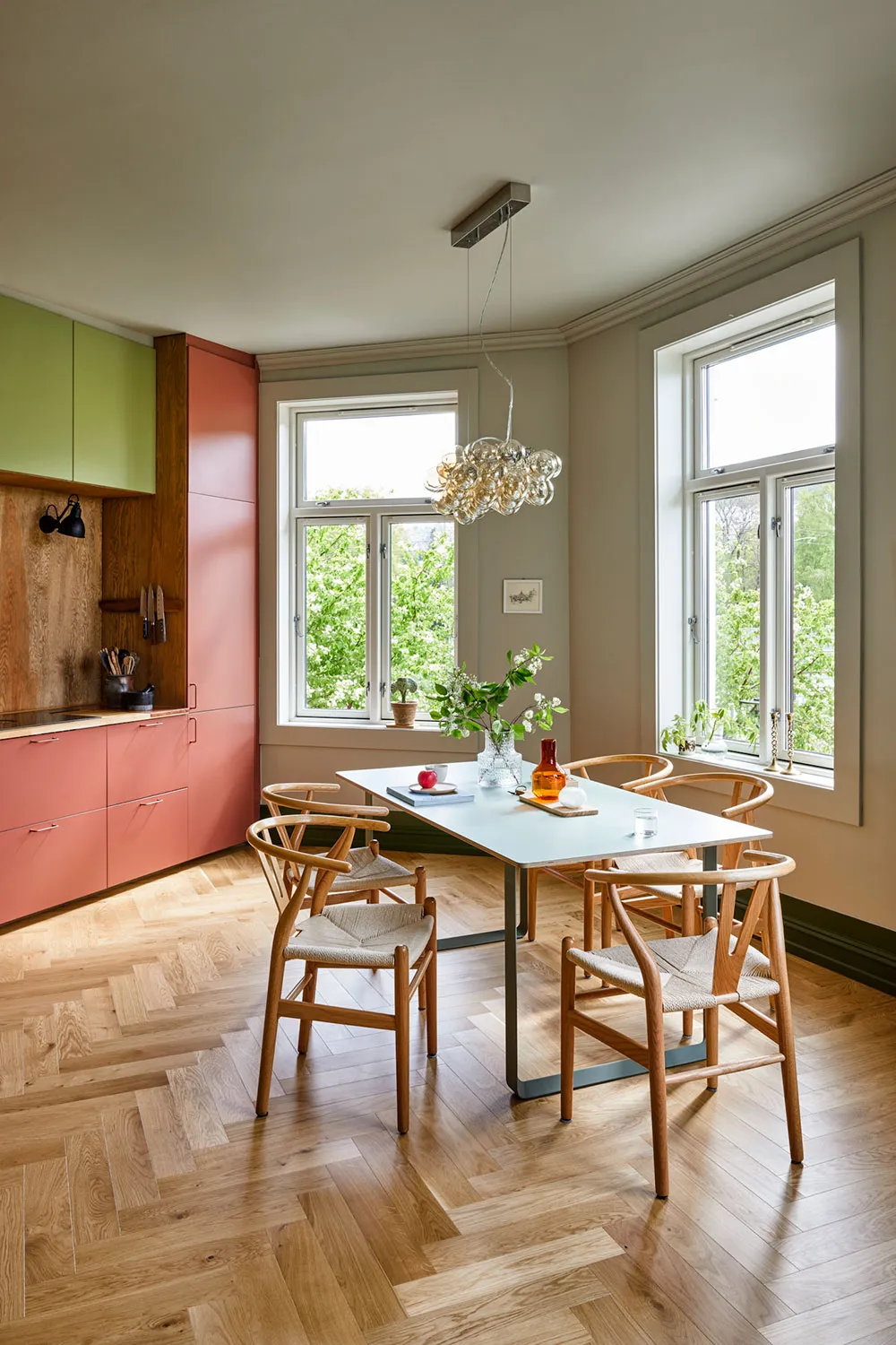 オスロの旧市街地にあるカラフルなアパートの内装 - Gallery image 2