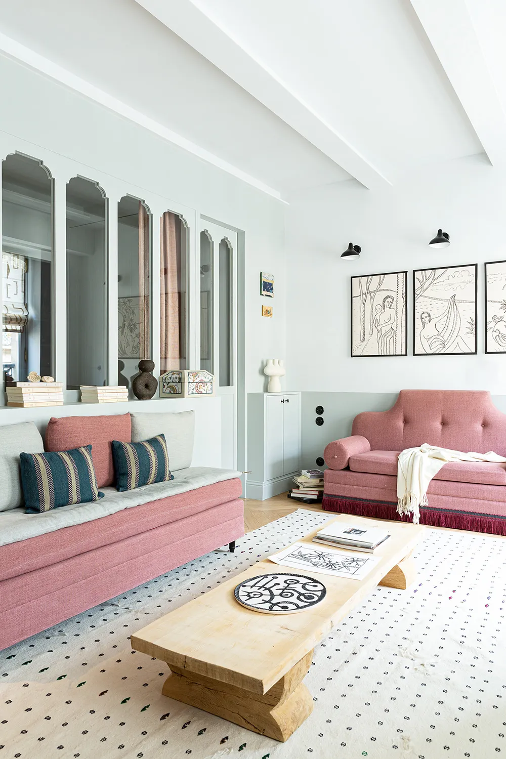 Мяккі відтінки блакитного у чарівній маленькій квартири в Парижі (35 м²) - Gallery image 1