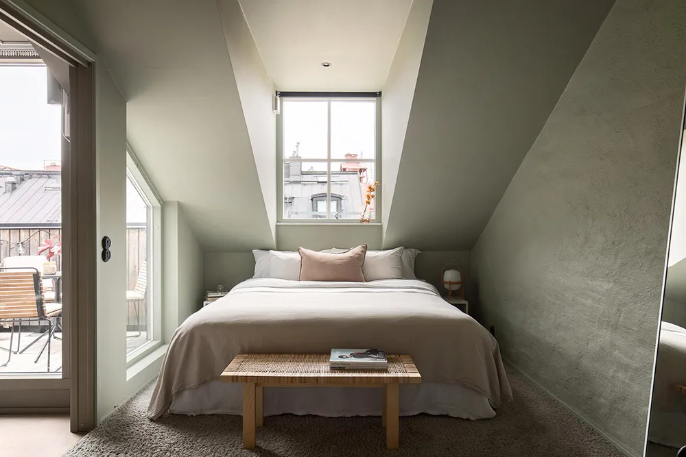 Une intéressante appartement de mansarde avec murs olive et terrasse (66 m²) - Gallery image 7