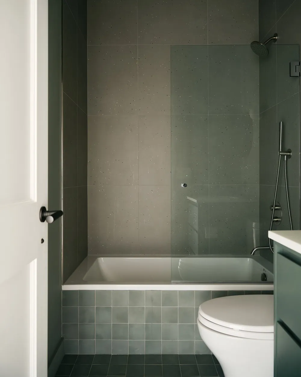 Soft Minimalism in New York Apartment Design - Gallery image 18