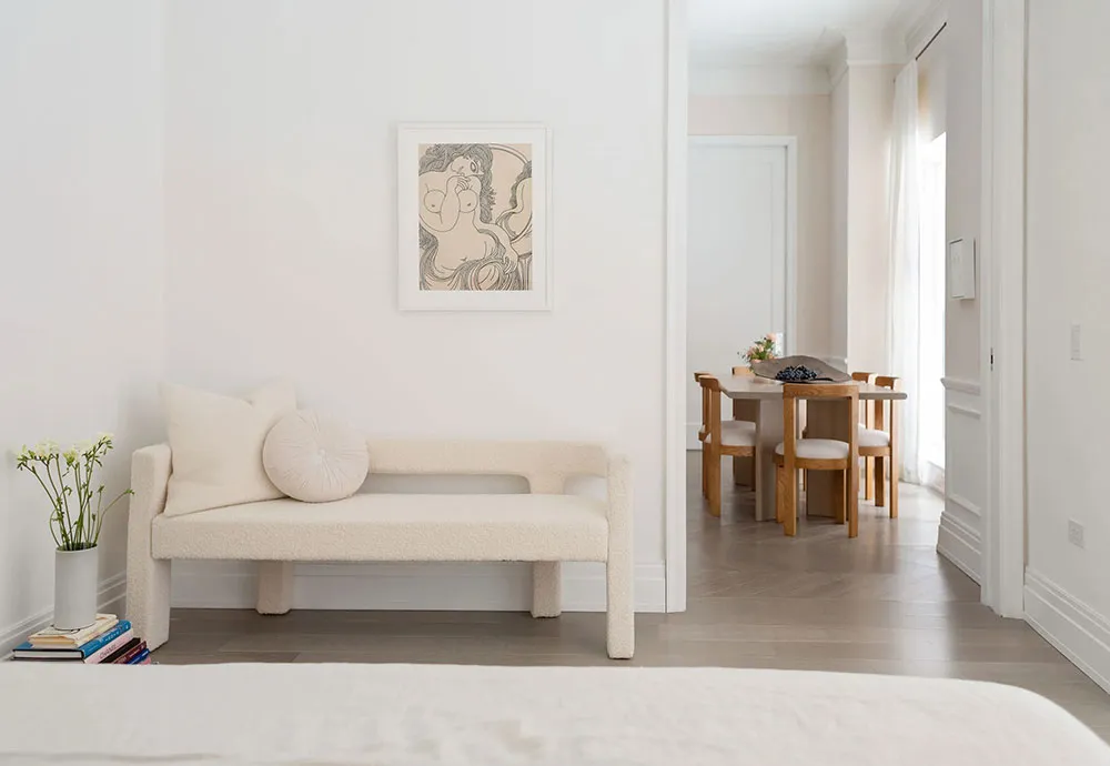 Intérieur doux d'un appartement moderne à New York par un designer mode - Gallery image 9