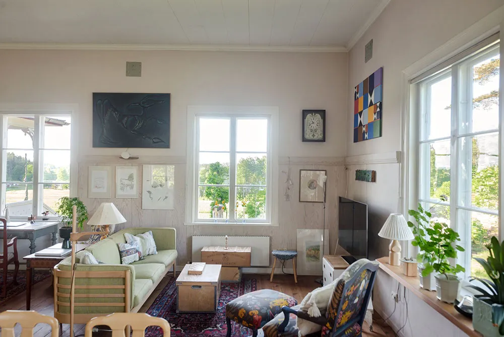 Une belle maison suédoise de campagne avec véranda et vues panoramiques - Gallery image 13