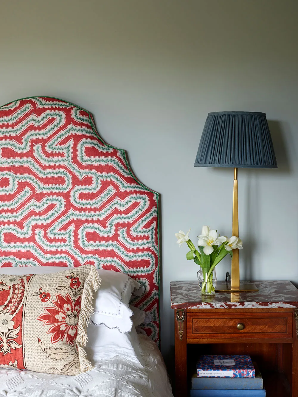 Reino de impresiones coloridas en el diseño de una acogedora casa inglesa - Gallery image 12