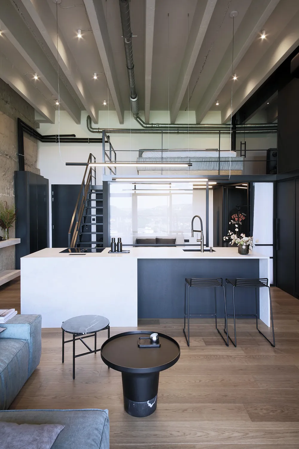 Mały przestrzeń przemysłowego loftu w Pradze - Gallery image 10