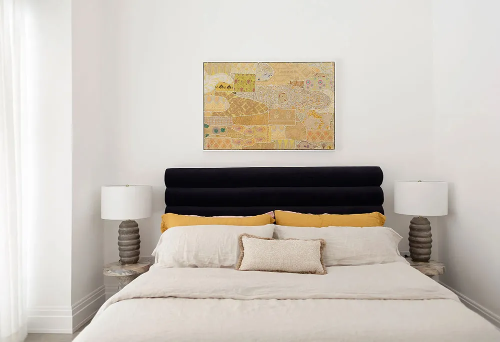 Intérieur doux d'un appartement moderne à New York par un designer mode - Gallery image 8