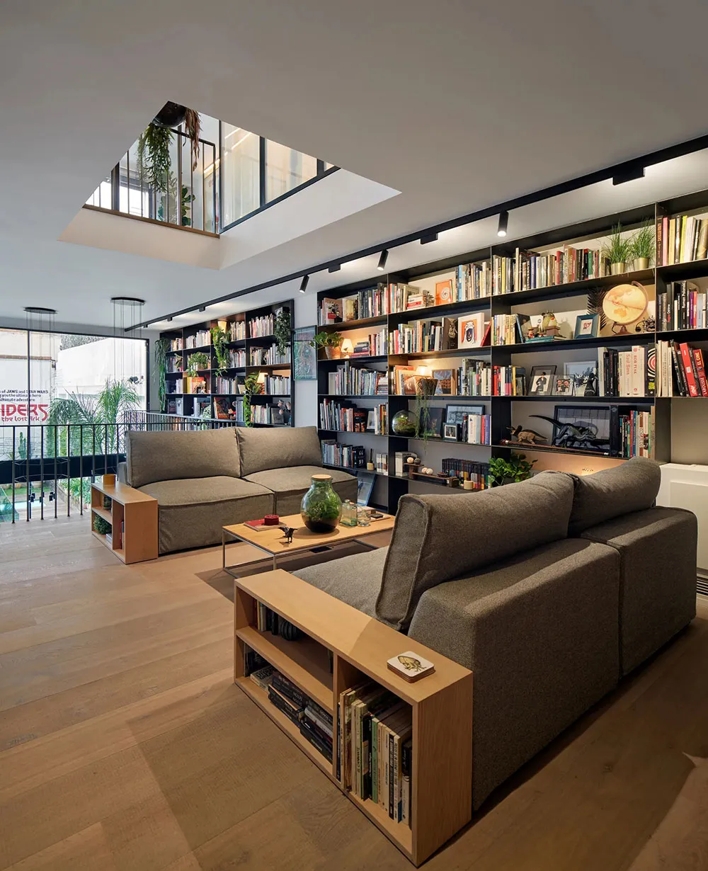 Impressive 4-Story Private House in Barcelona - Gallery image 8