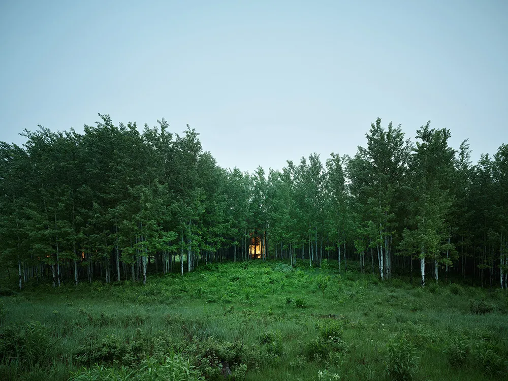 Stilvolle und gemütliche Interieurs moderner Häuser in der Eichenhecke in Kalifornien - Gallery image 39