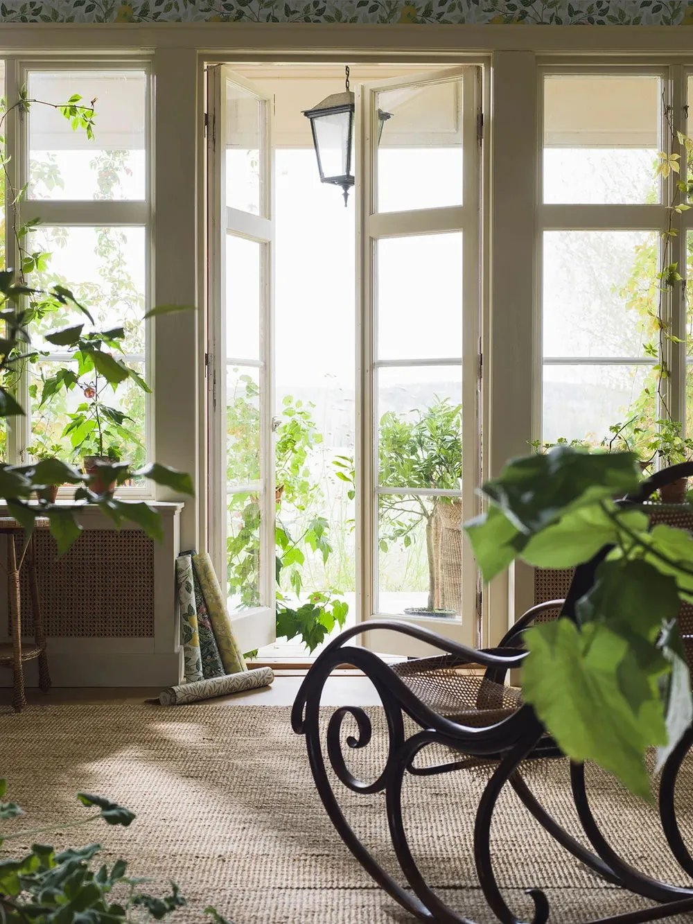 Beautiful Floral Inspirations in the New Orangeri Collection by Boras Tapeter - Gallery image 8