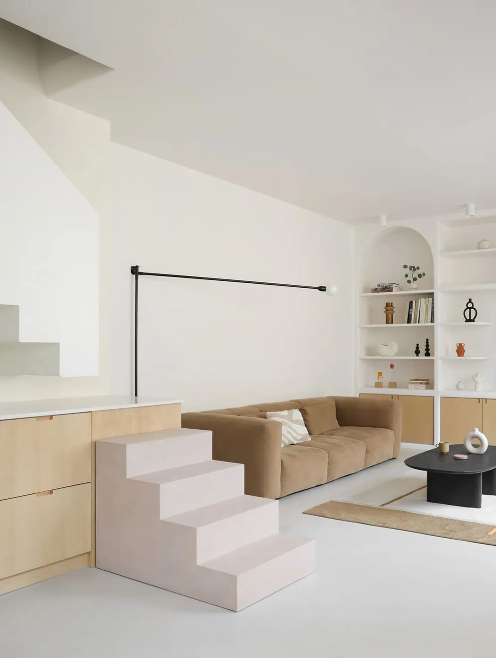 Фанера и яркий декор: современная квартира на месте столярной мастерской в Париже - Gallery image 5