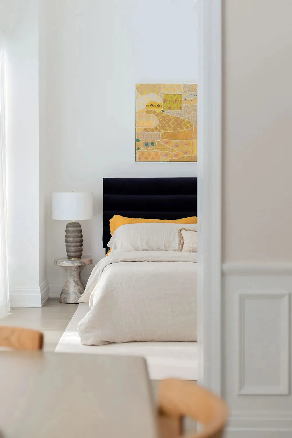 Intérieur doux d'un appartement moderne à New York par un designer mode - Gallery image 7