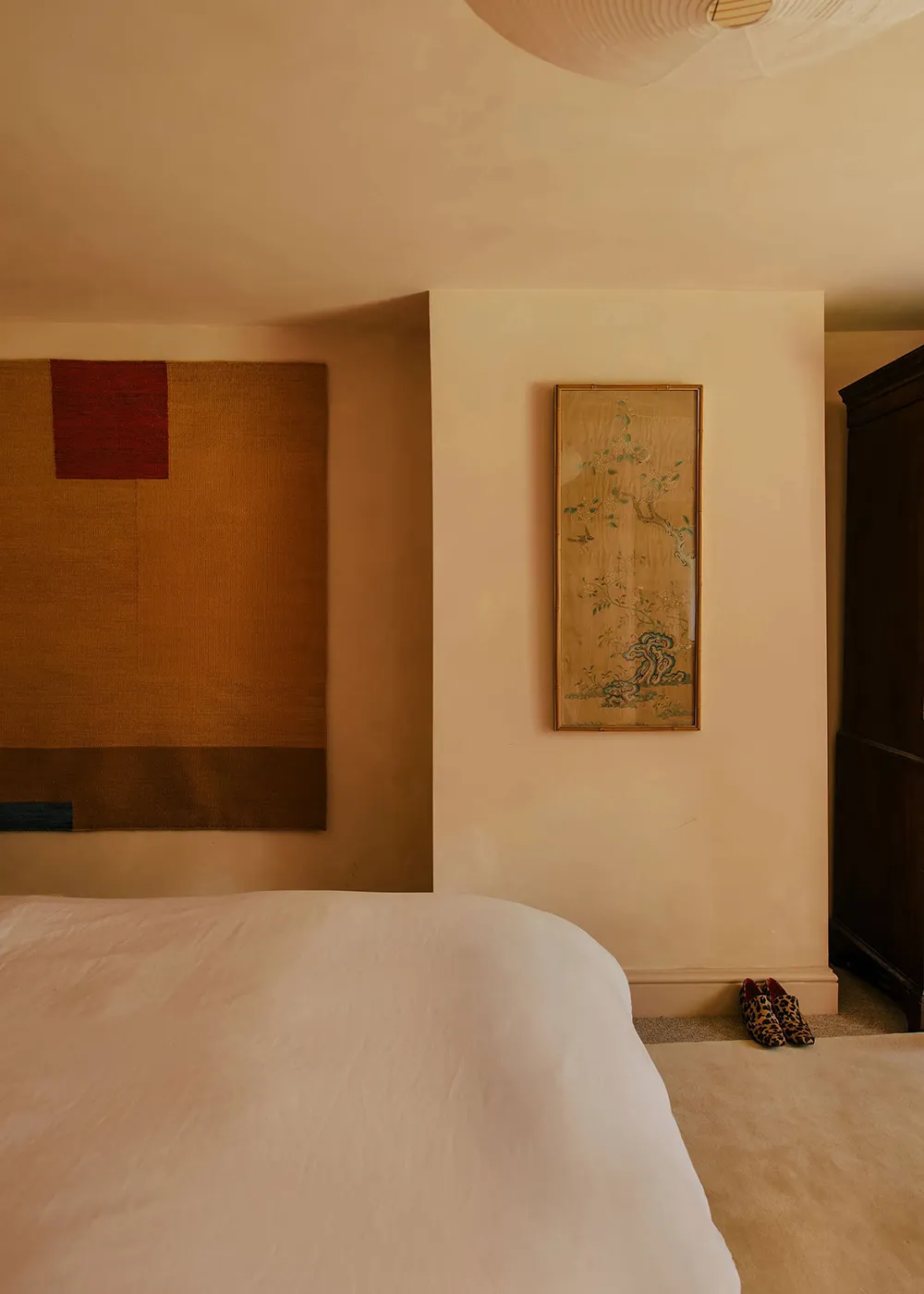 Expressive Paint Colors in the Design of a Rural Cottage in England - Gallery image 13