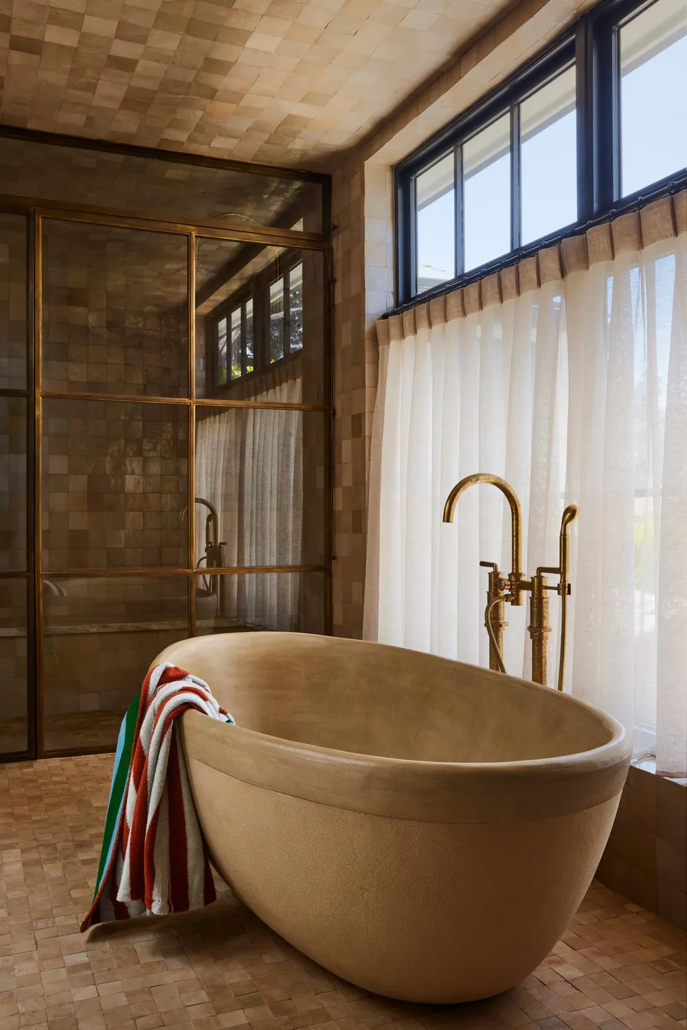 La maison de la famille d'un guitariste de rock à Los Angeles - Gallery image 9