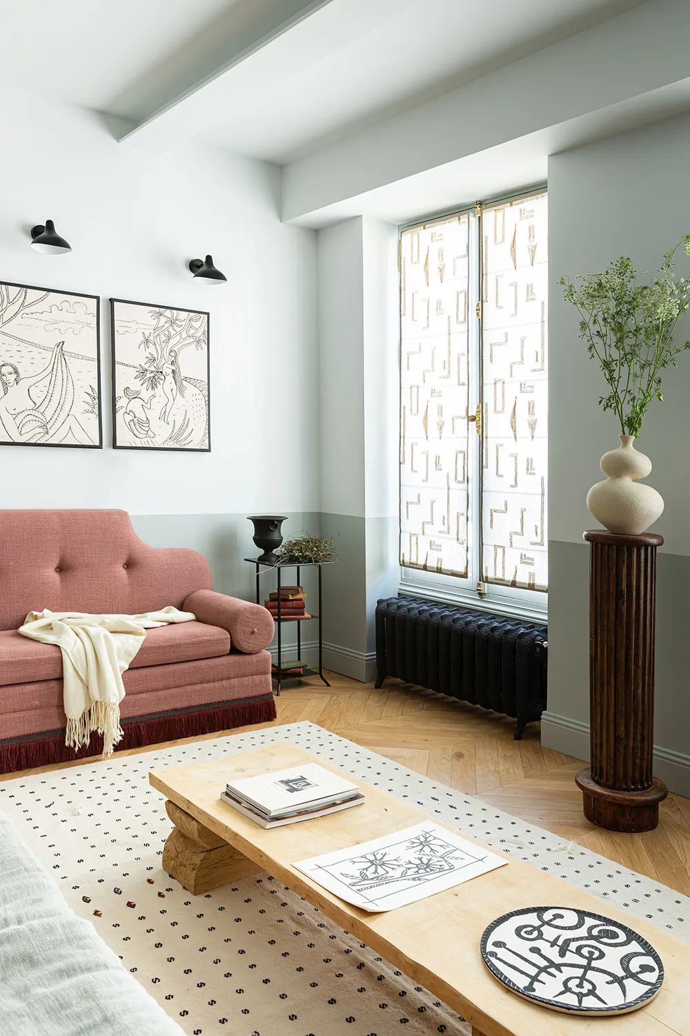 Мяккі відтінки блакитного у чарівній маленькій квартири в Парижі (35 м²) - Gallery image 2