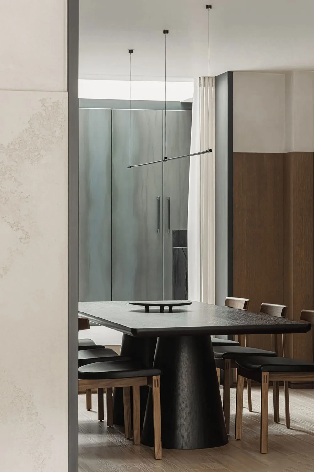 Style moderne et élégant dans des tons laitiers à Londres - Gallery image 9