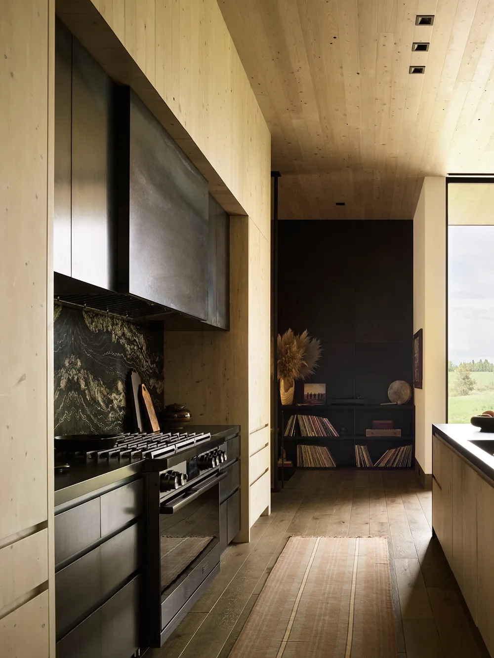 Stilvolle und gemütliche Interieurs moderner Häuser in der Eichenhecke in Kalifornien - Gallery image 8