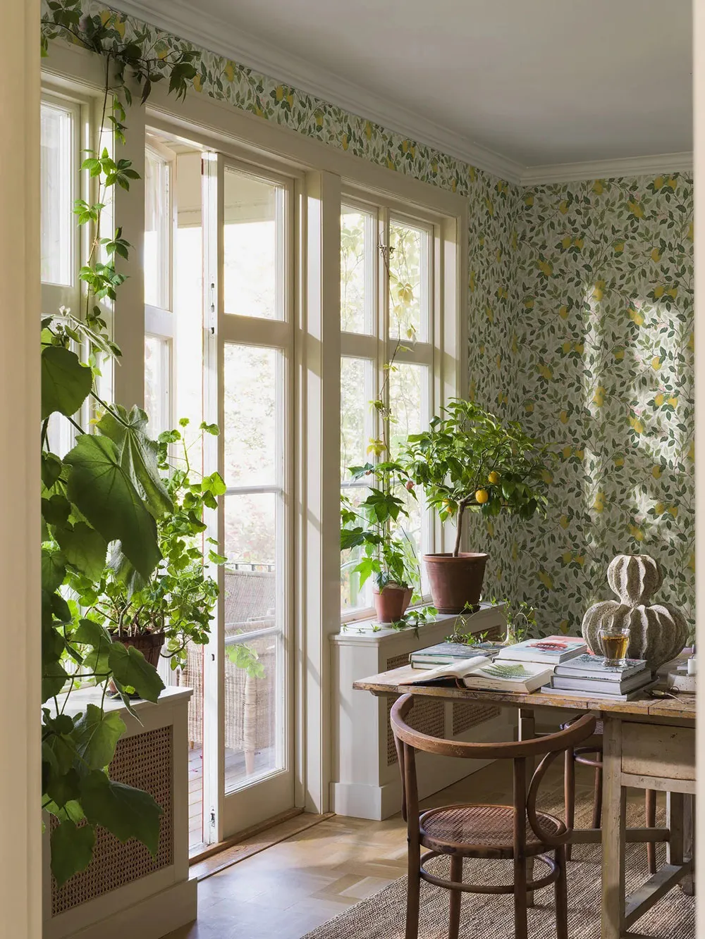Beautiful Floral Inspirations in the New Orangeri Collection by Boras Tapeter - Gallery image 2