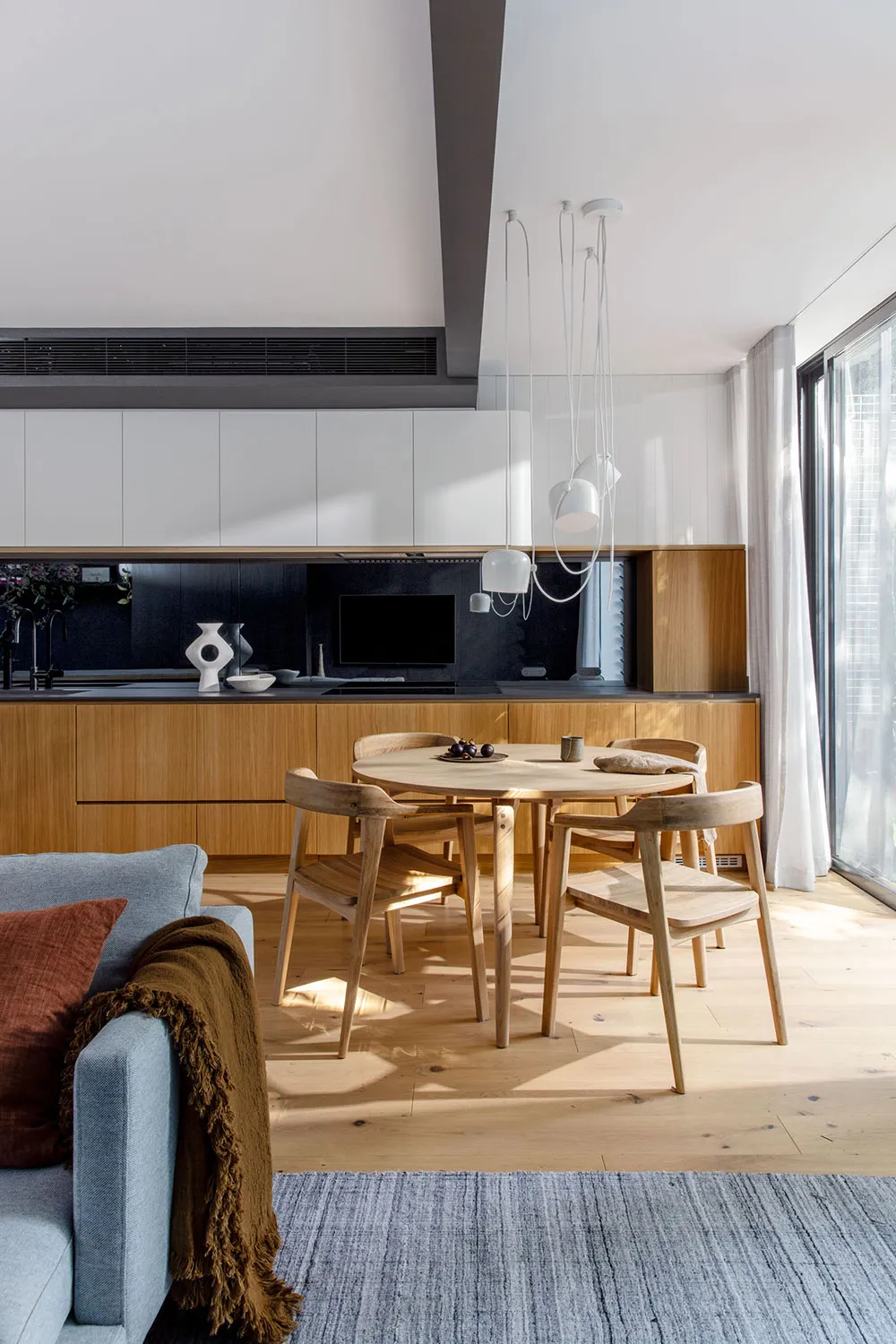 Stylish Updated Design of a Small Cottage in Sydney - Gallery image 3