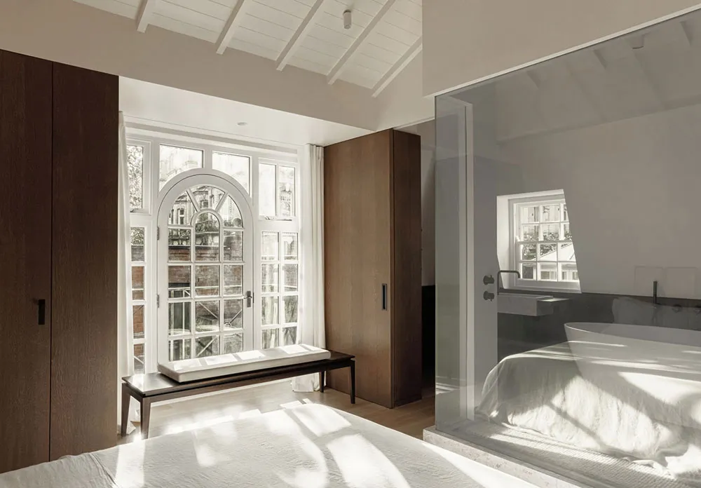 Style moderne et élégant dans des tons laitiers à Londres - Gallery image 19